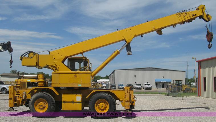 image for item H5349 Pettibone 820 hydraulic crane