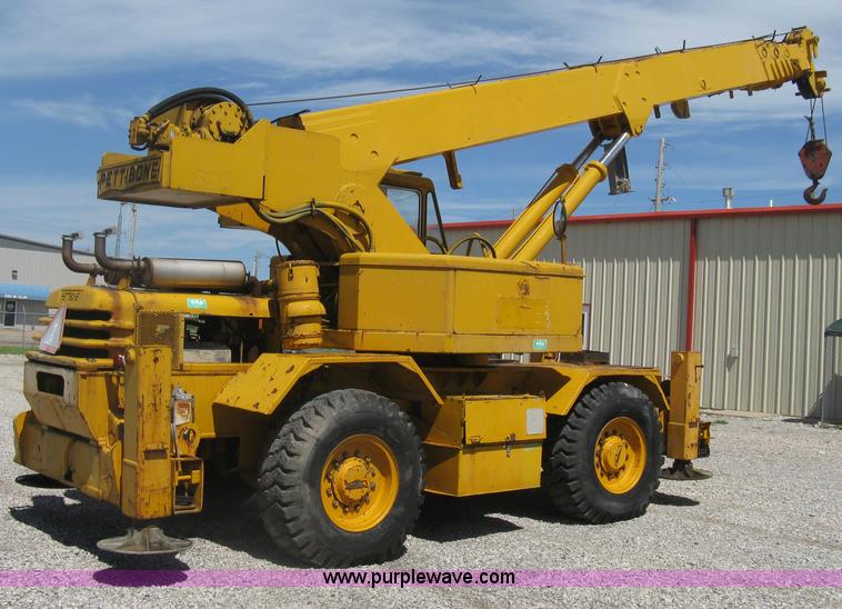 image for item H5349 Pettibone 820 hydraulic crane