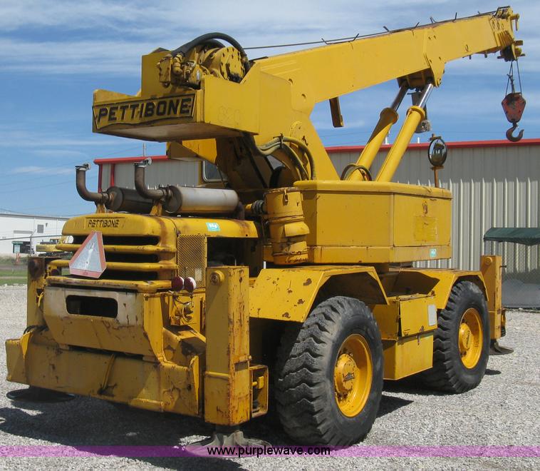 image for item H5349 Pettibone 820 hydraulic crane