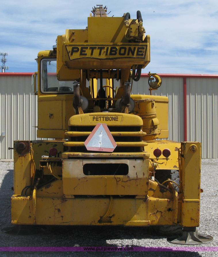 image for item H5349 Pettibone 820 hydraulic crane