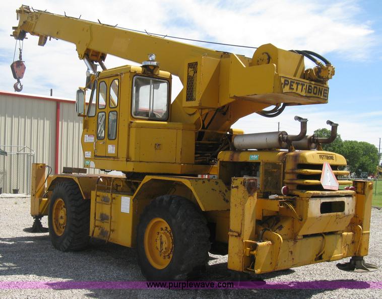 image for item H5349 Pettibone 820 hydraulic crane