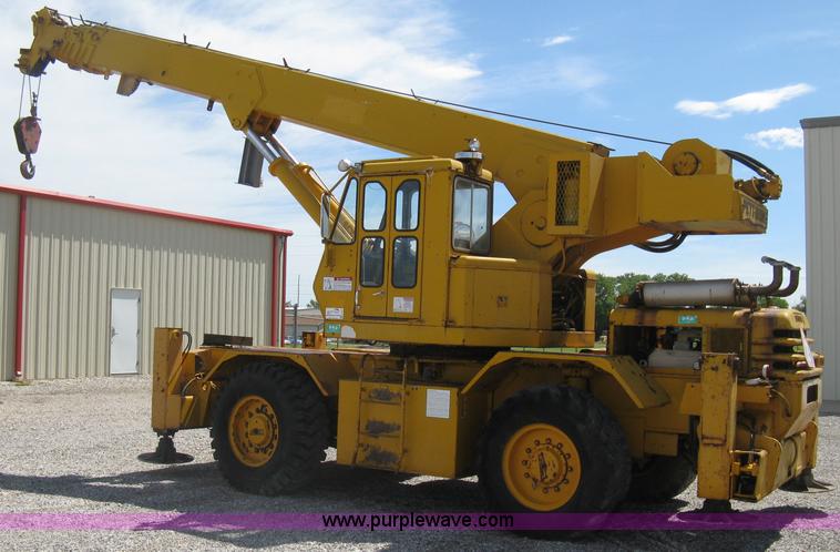 image for item H5349 Pettibone 820 hydraulic crane