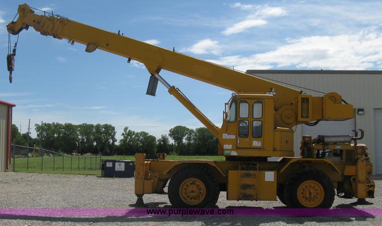 image for item H5349 Pettibone 820 hydraulic crane