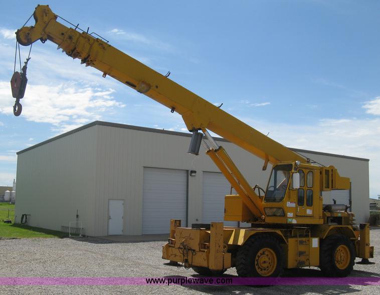 image for item H5349 Pettibone 820 hydraulic crane