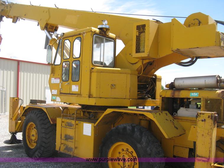 image for item H5349 Pettibone 820 hydraulic crane