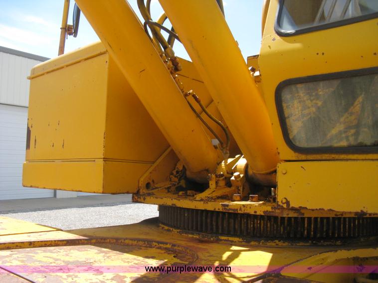 image for item H5349 Pettibone 820 hydraulic crane