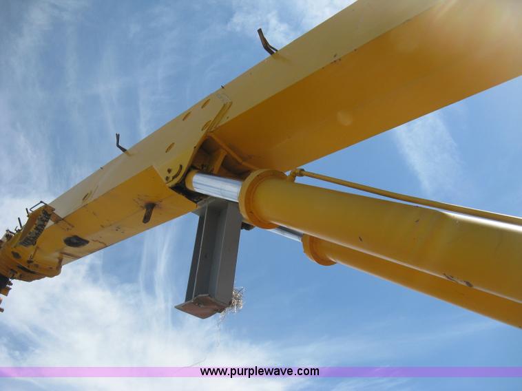 image for item H5349 Pettibone 820 hydraulic crane