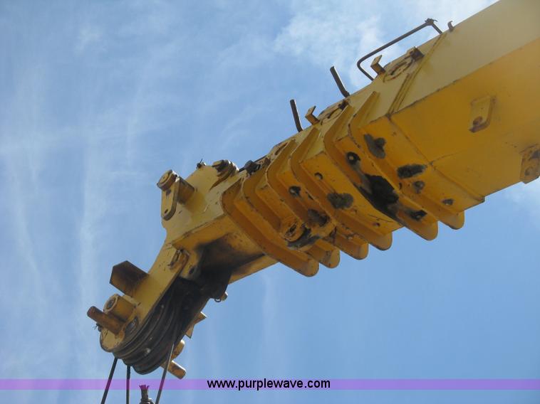 image for item H5349 Pettibone 820 hydraulic crane