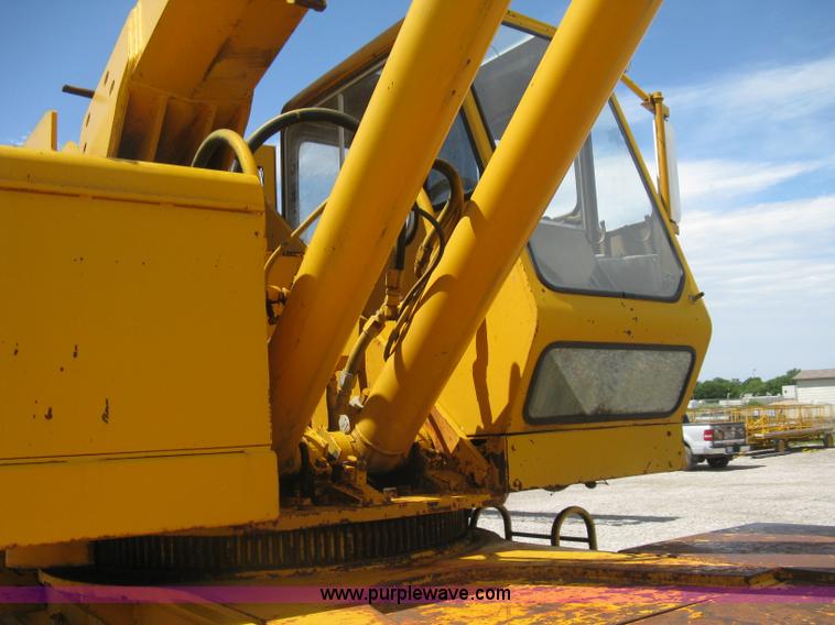 image for item H5349 Pettibone 820 hydraulic crane