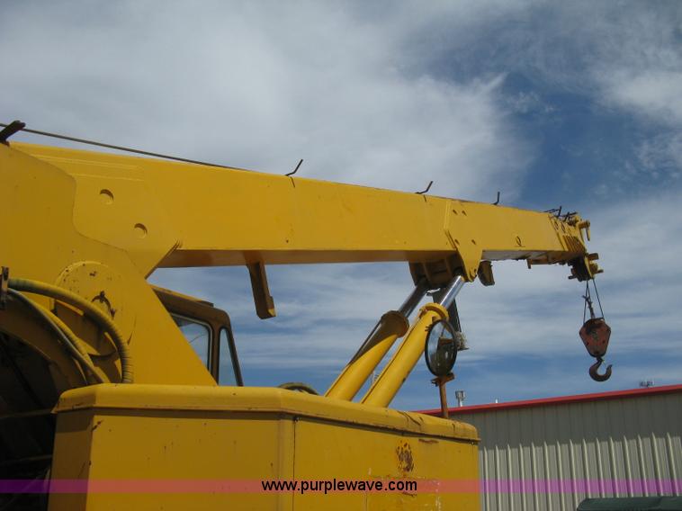 image for item H5349 Pettibone 820 hydraulic crane