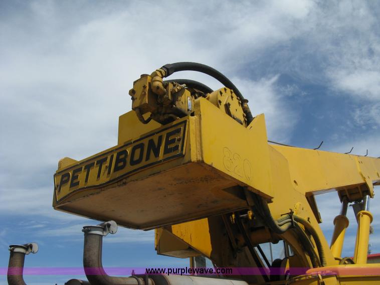 image for item H5349 Pettibone 820 hydraulic crane