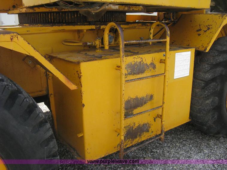 image for item H5349 Pettibone 820 hydraulic crane