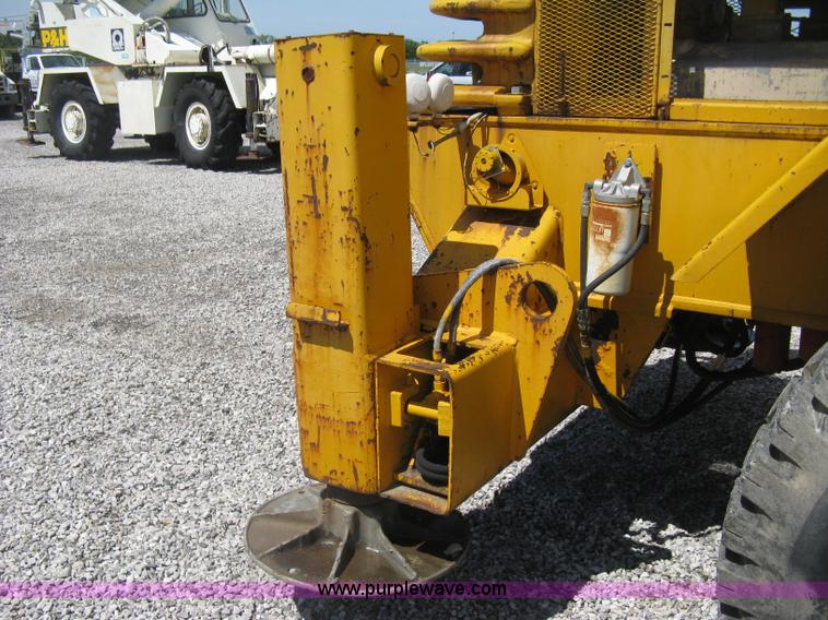 image for item H5349 Pettibone 820 hydraulic crane