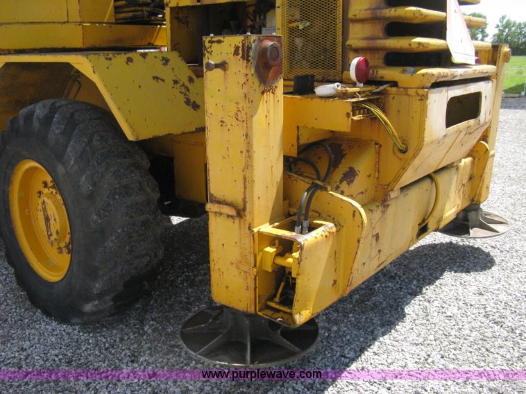 image for item H5349 Pettibone 820 hydraulic crane