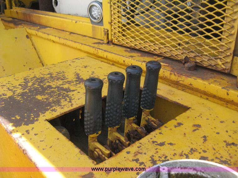 image for item H5349 Pettibone 820 hydraulic crane