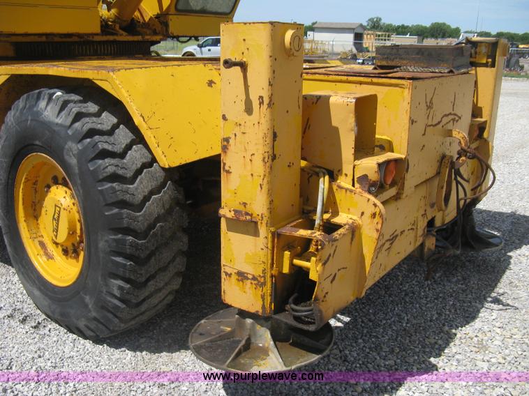 image for item H5349 Pettibone 820 hydraulic crane