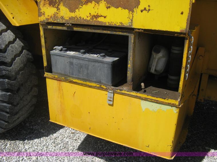 image for item H5349 Pettibone 820 hydraulic crane