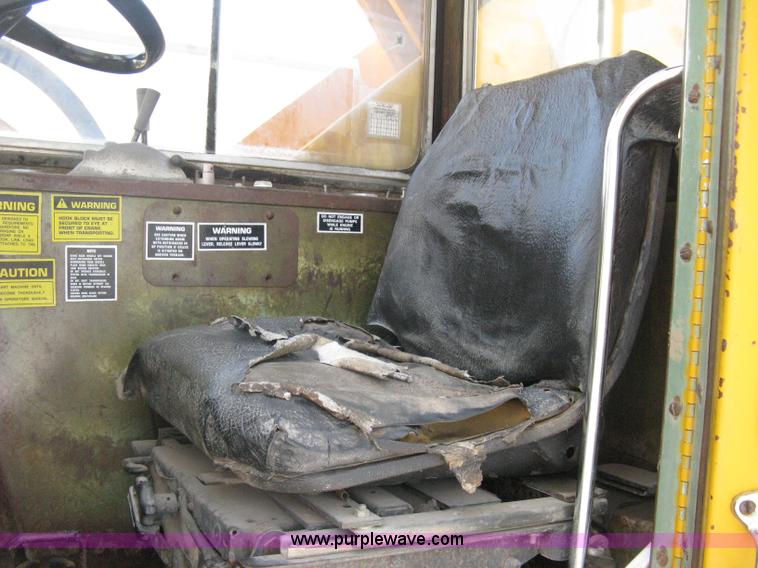 image for item H5349 Pettibone 820 hydraulic crane