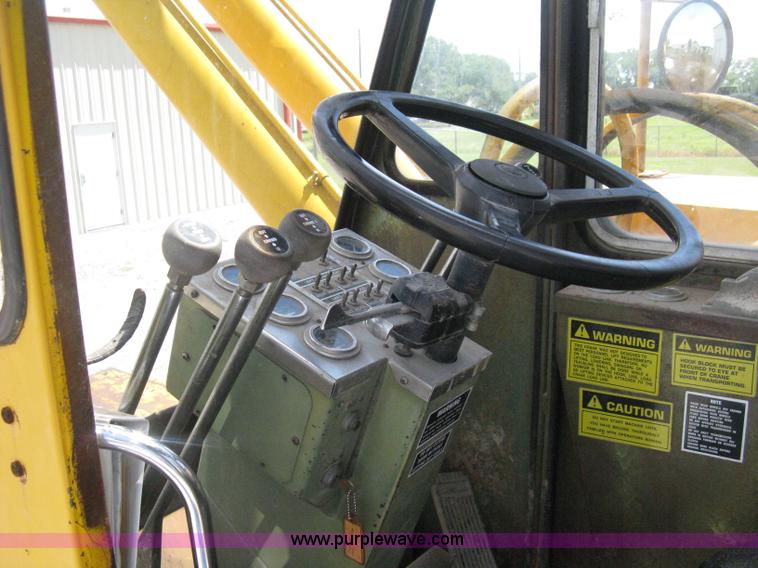 image for item H5349 Pettibone 820 hydraulic crane