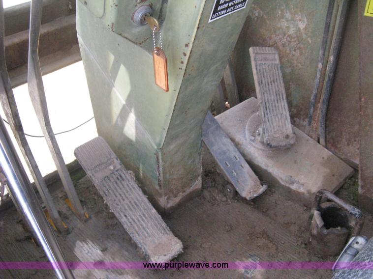 image for item H5349 Pettibone 820 hydraulic crane