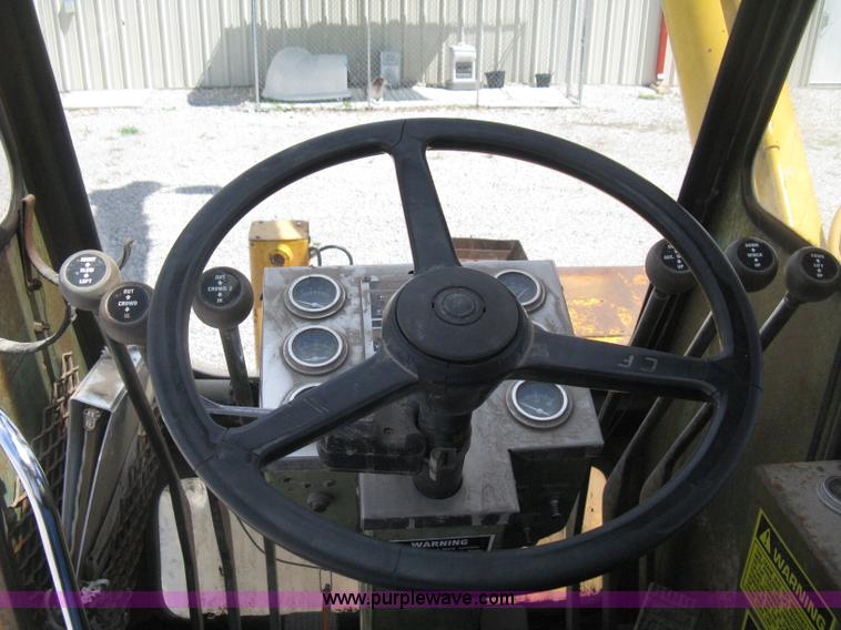 image for item H5349 Pettibone 820 hydraulic crane