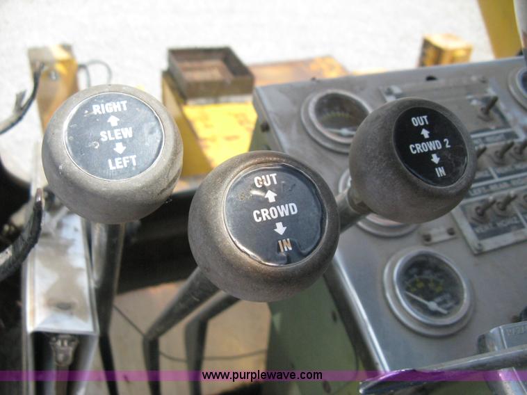 image for item H5349 Pettibone 820 hydraulic crane