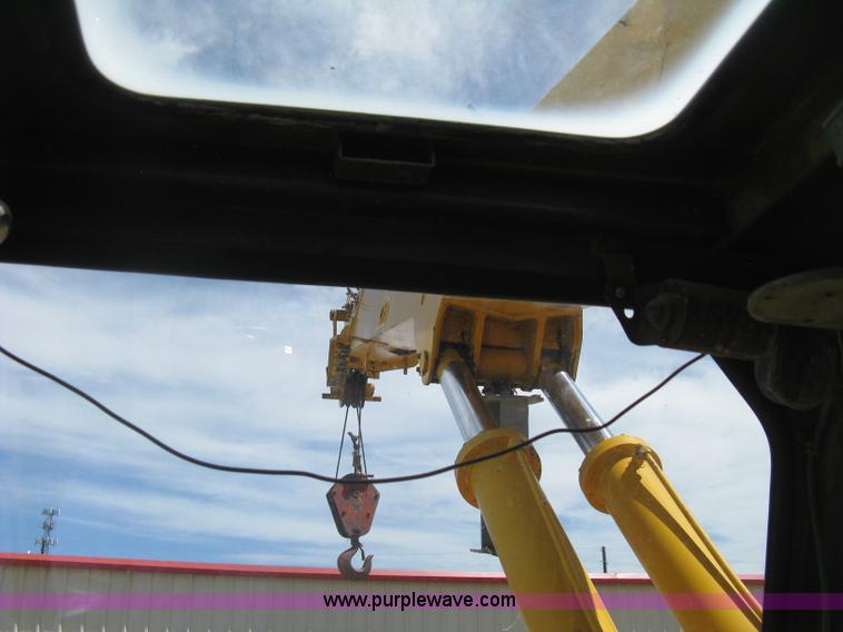 image for item H5349 Pettibone 820 hydraulic crane