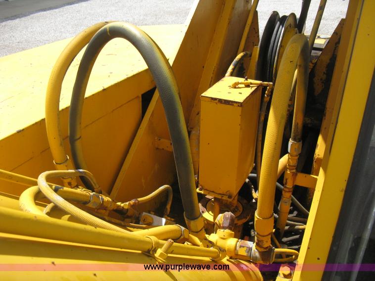 image for item H5349 Pettibone 820 hydraulic crane