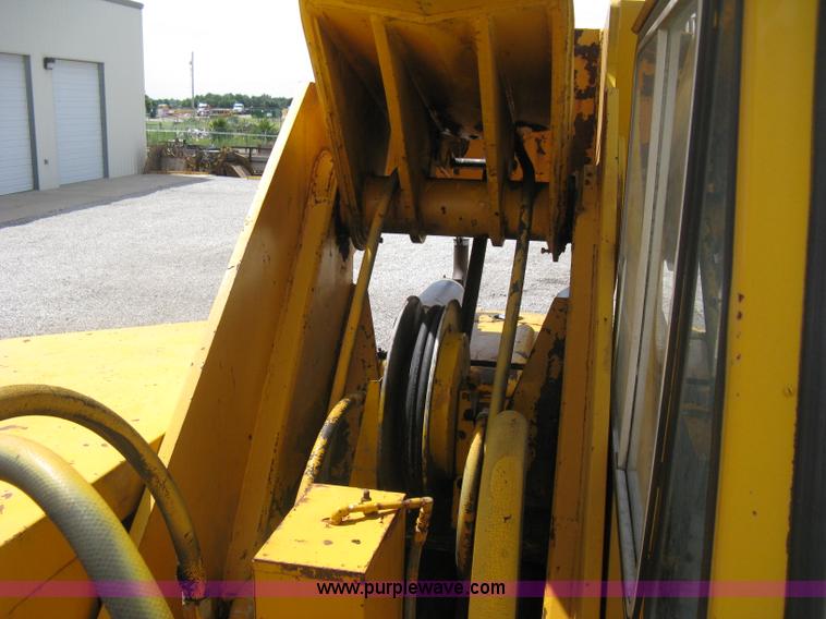 image for item H5349 Pettibone 820 hydraulic crane