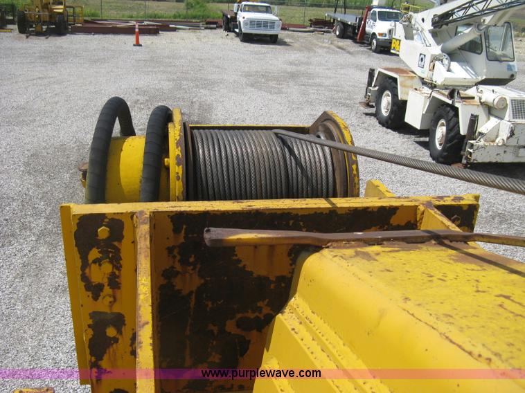 image for item H5349 Pettibone 820 hydraulic crane