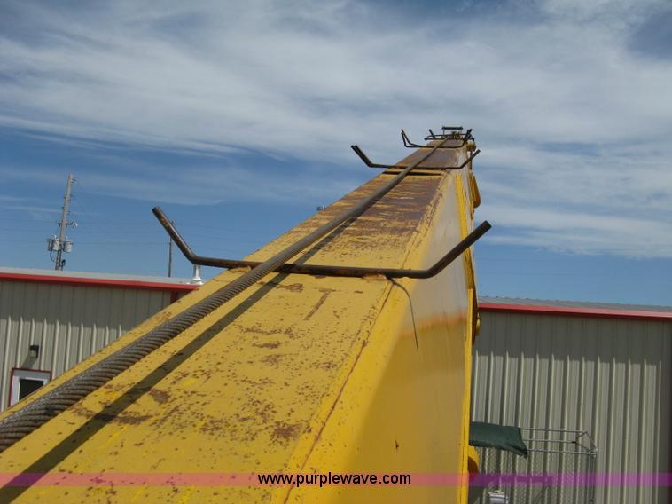 image for item H5349 Pettibone 820 hydraulic crane