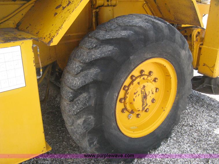 image for item H5349 Pettibone 820 hydraulic crane