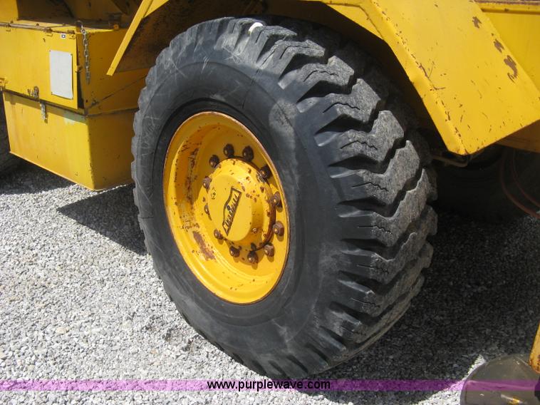 image for item H5349 Pettibone 820 hydraulic crane