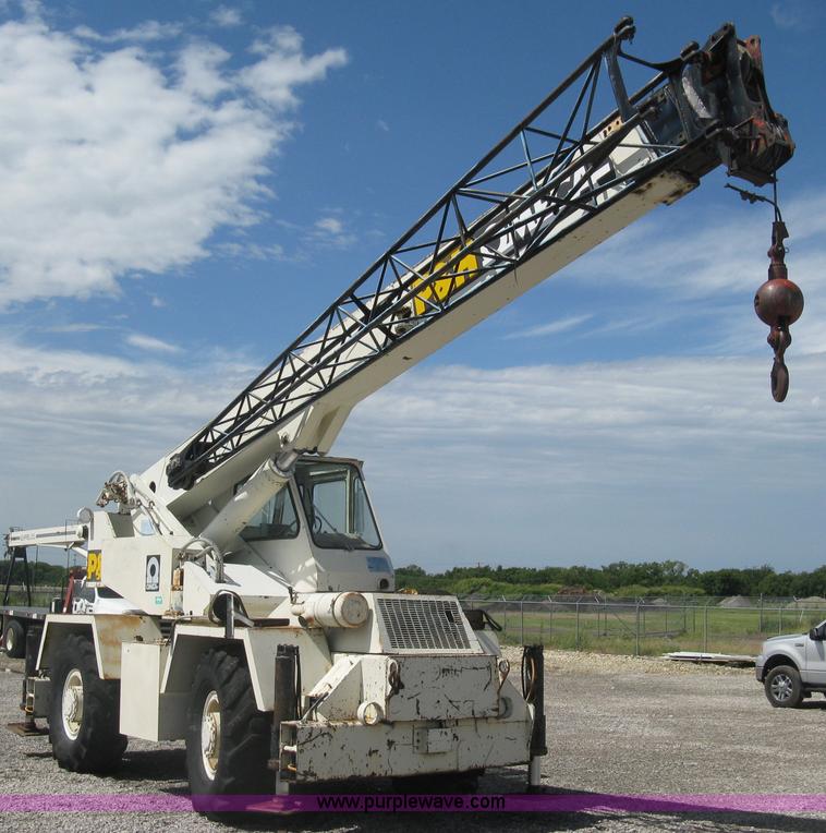 image for item H5350 P & H Omega 15 hydraulic crane