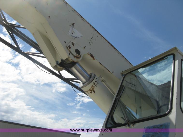 image for item H5350 P & H Omega 15 hydraulic crane