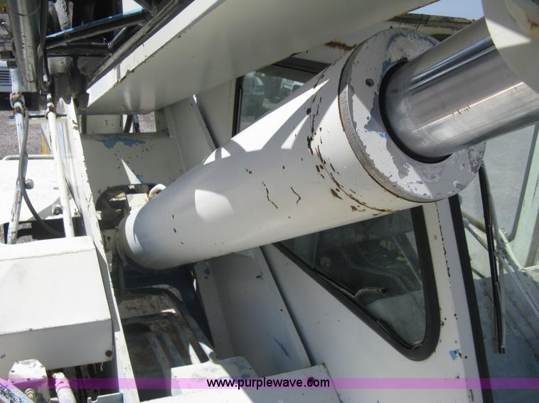 image for item H5350 P & H Omega 15 hydraulic crane