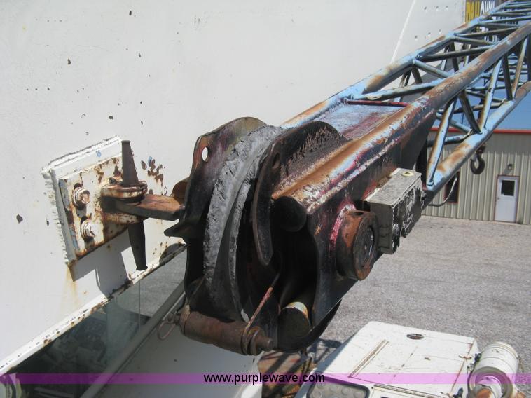 image for item H5350 P & H Omega 15 hydraulic crane