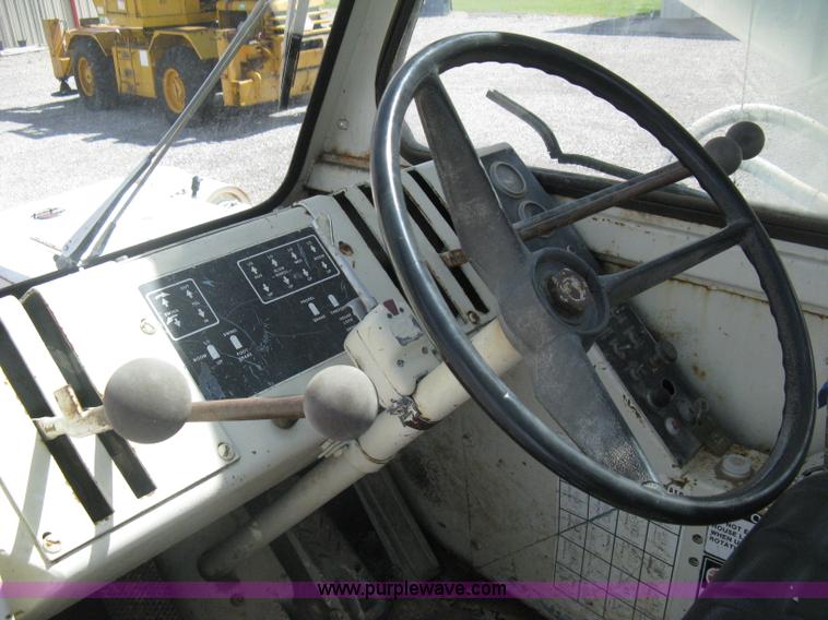 image for item H5350 P & H Omega 15 hydraulic crane