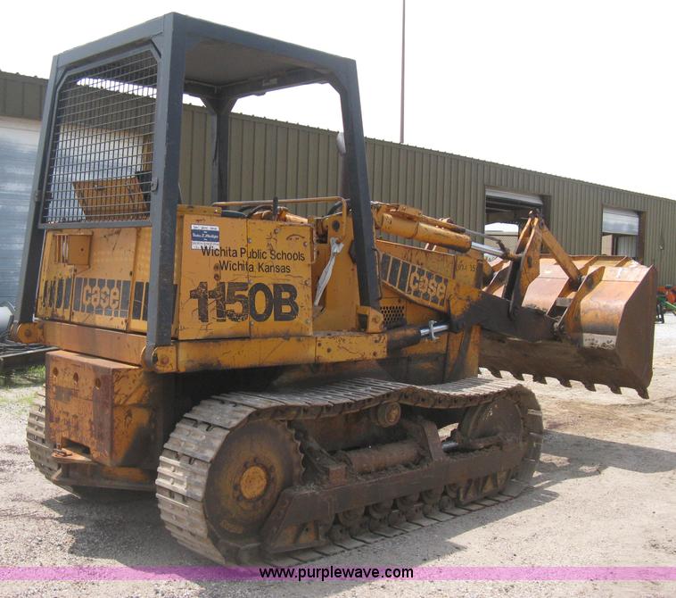 image for item H5361 1976 Case 1150B track loader