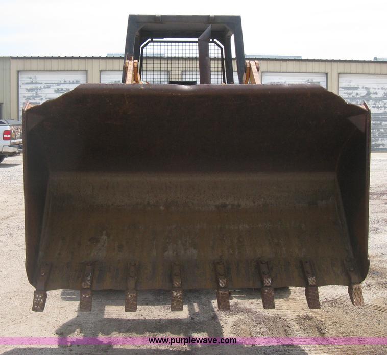 image for item H5361 1976 Case 1150B track loader