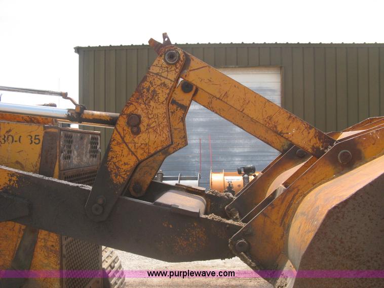 image for item H5361 1976 Case 1150B track loader