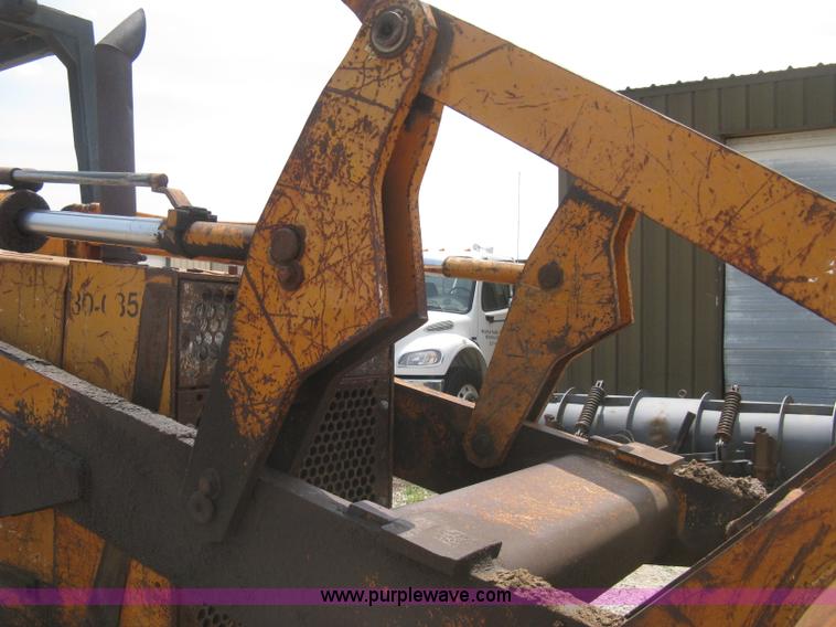 image for item H5361 1976 Case 1150B track loader