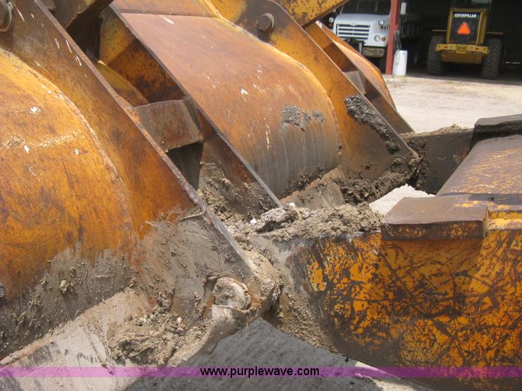 image for item H5361 1976 Case 1150B track loader