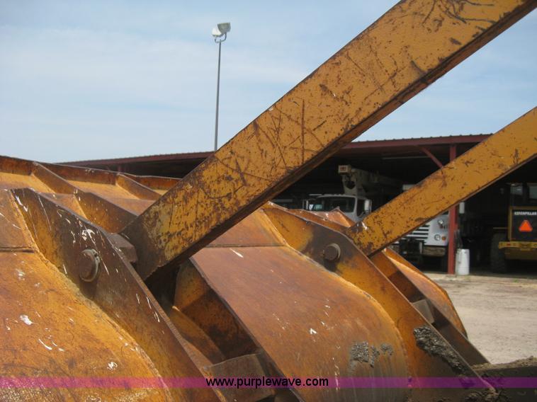 image for item H5361 1976 Case 1150B track loader