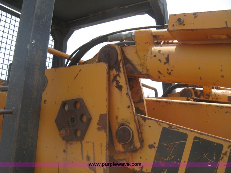 image for item H5361 1976 Case 1150B track loader