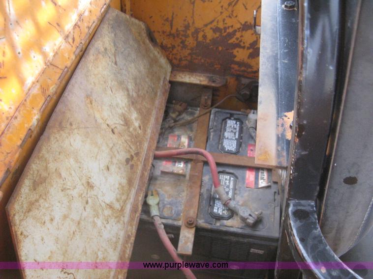 image for item H5361 1976 Case 1150B track loader