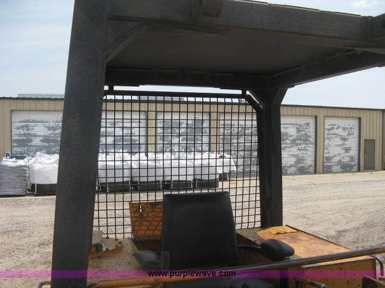 image for item H5361 1976 Case 1150B track loader