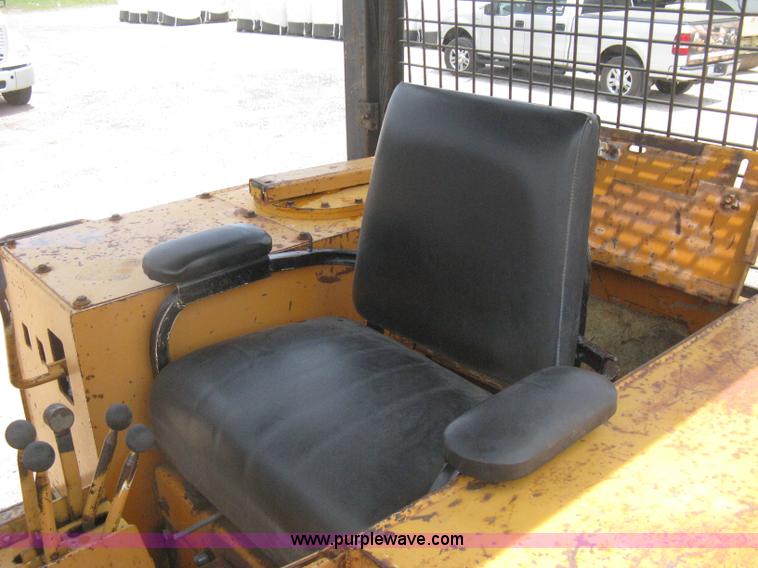 image for item H5361 1976 Case 1150B track loader