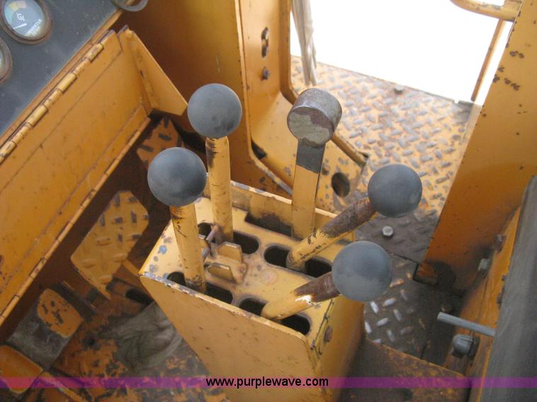 image for item H5361 1976 Case 1150B track loader