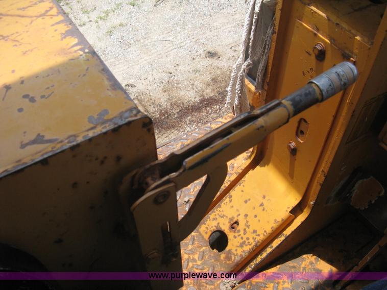 image for item H5361 1976 Case 1150B track loader